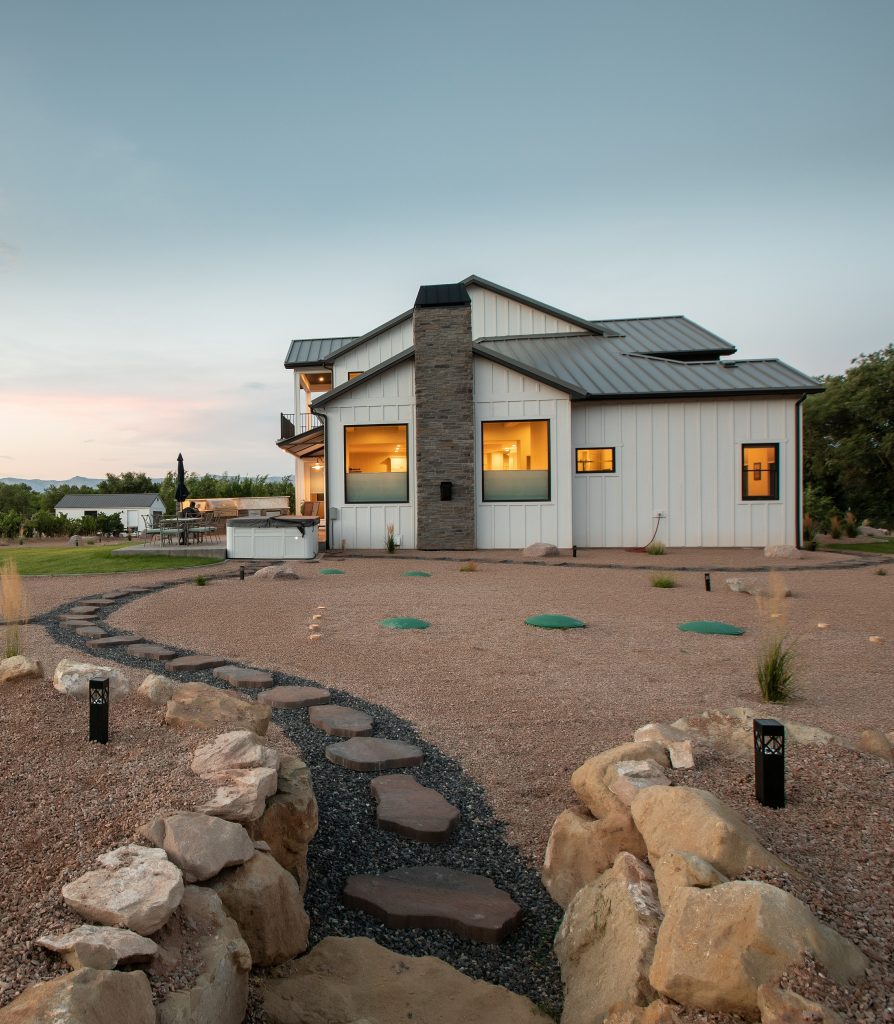 landscaping_trail_house