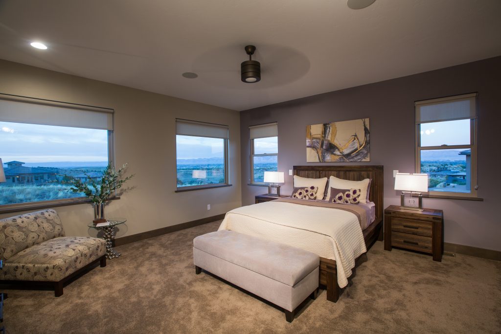 modern_house_bedroom_with_views