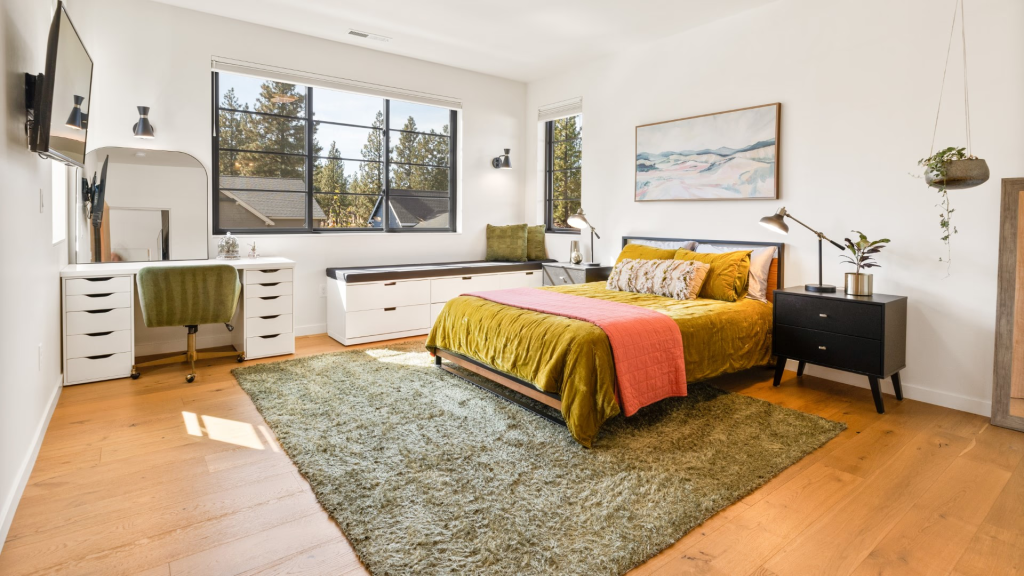 Spacious Bedroom_result