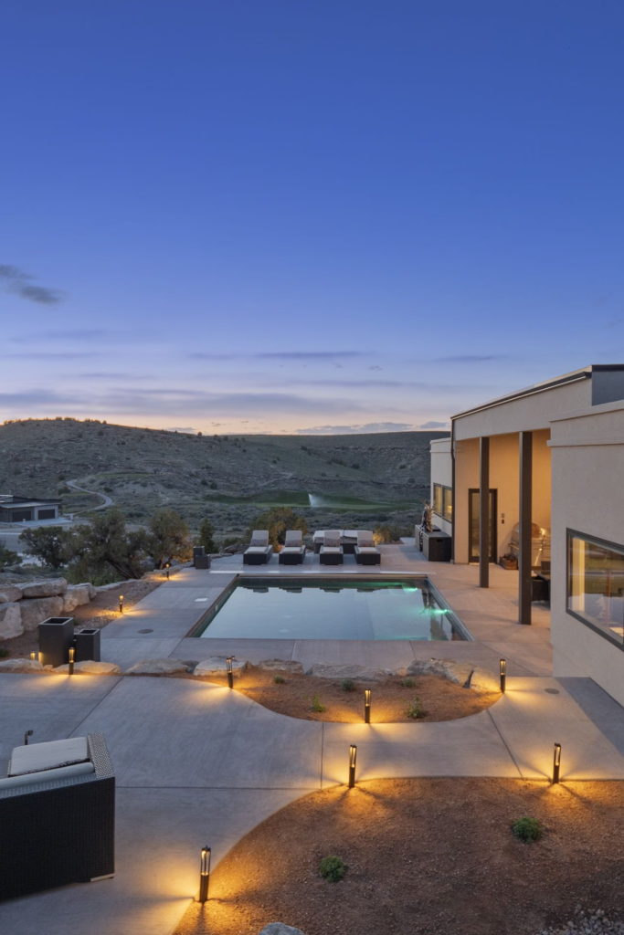 swimming-pool-evening_result